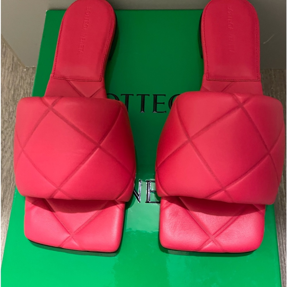 BOTTEGA VENETA SANDALS BRAND NEW